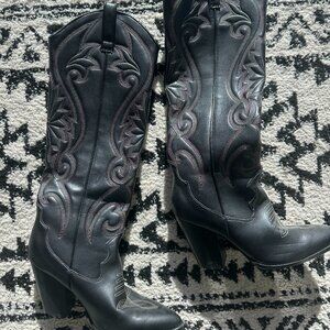 Women's size 9.5 Lasso Cowboy Boots